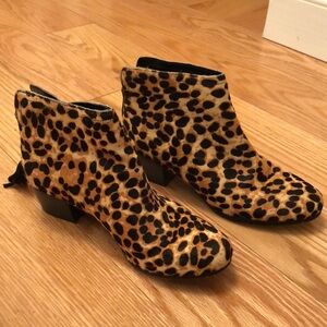 Kenneth Cole Reaction Pil Age Leopard Booties 7.5